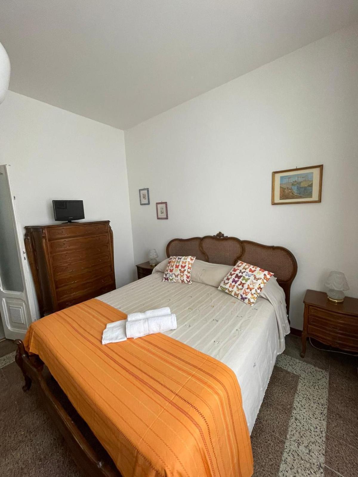 Tommy Guest House ลาสเปเซีย ภายนอก รูปภาพ